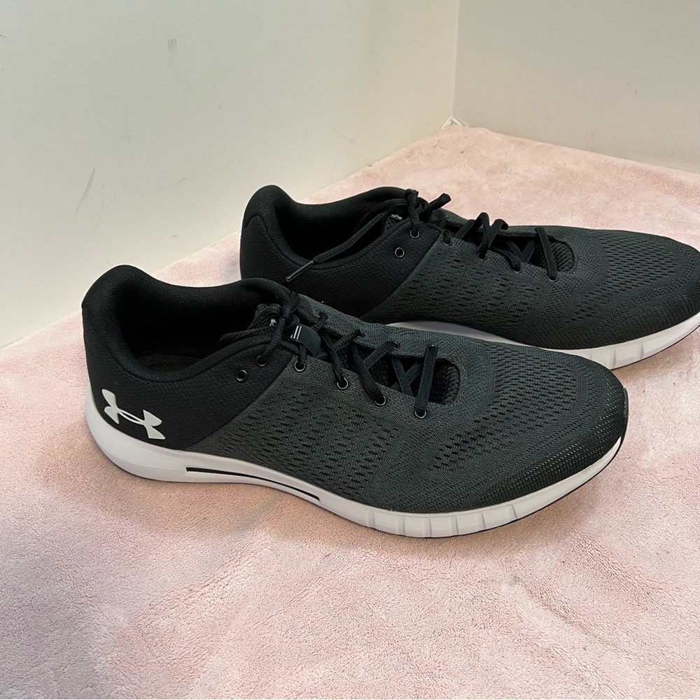 Under Armor Men's Black Athletic Shoes Sz 13